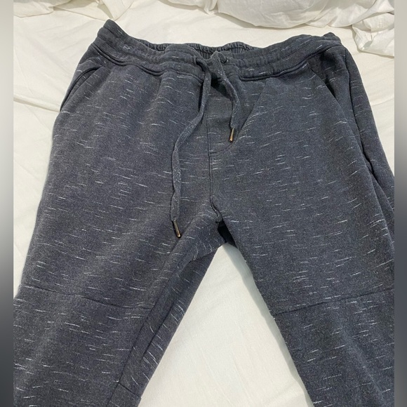 On The Bays sweatpants in grey or charcoal - Picture 4 of 4